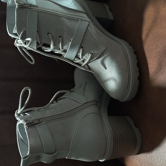 Shoe dazzle chunky wedge heel boots - Picture 5 of 7